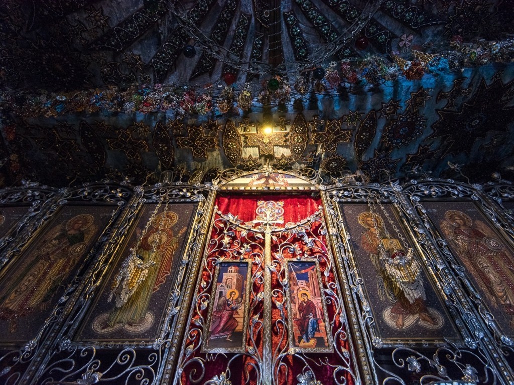 Бисер не для метания, или как живет уникальный бисерный храм в Крыму