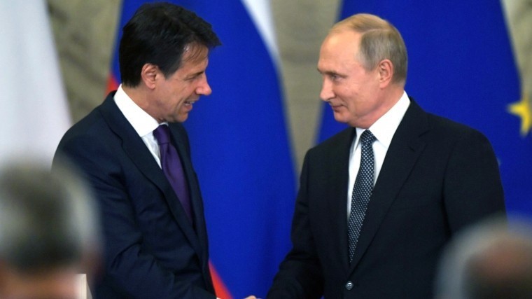 Путин отметил содержательность переговоров с итальянским премьером