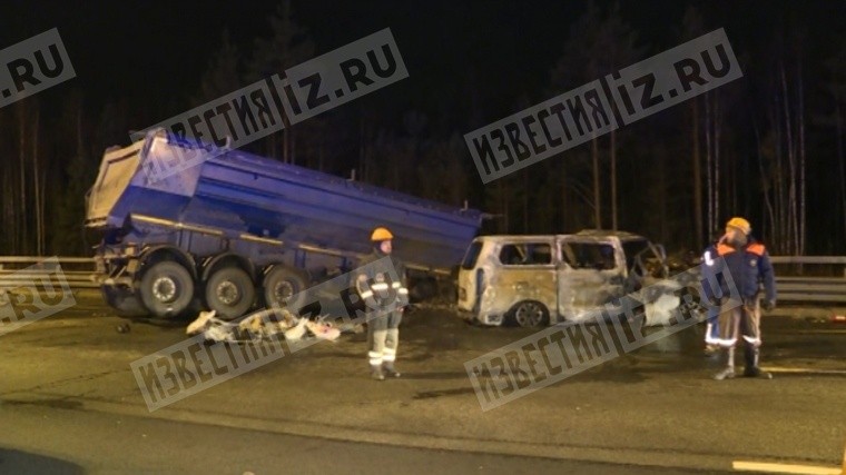 Стало известно имя водителя фуры, выжившего в страшной аварии на ЗСД