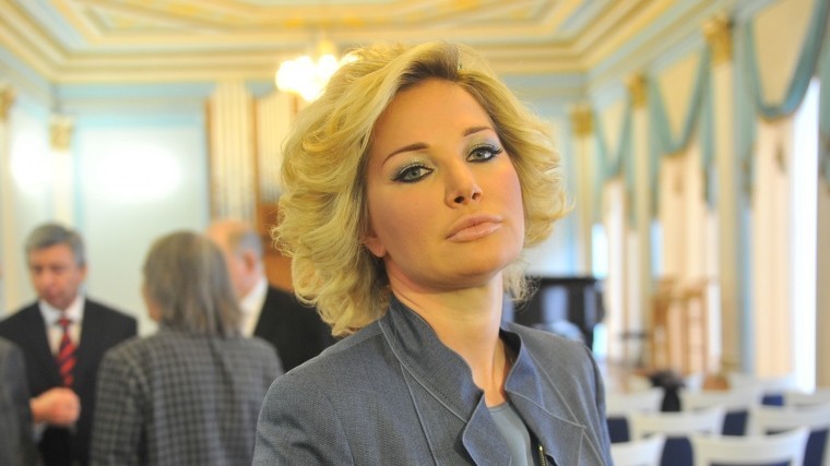 Максакова неожиданно передумала судиться с новоиспеченным мужем