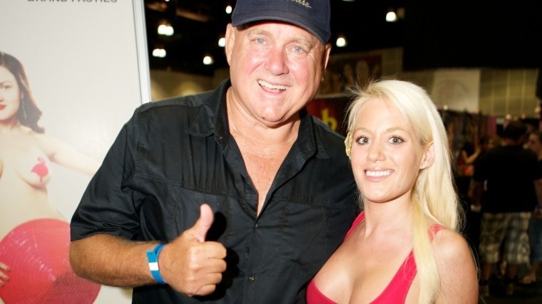 Мертвый владелец борделя победил на выборах в США