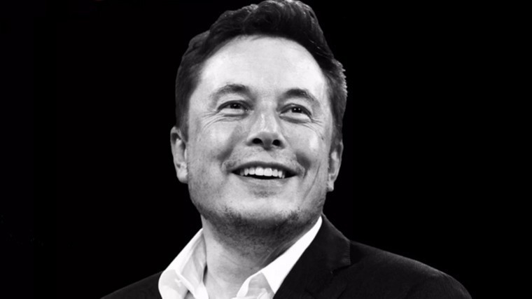 Илон Маск ищет рыцаря, который будет кричать на людей с французским акцентом