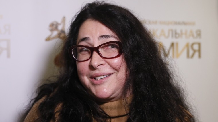 Концертный директор Лолиты рассказал о проблемах певицы со здоровьем