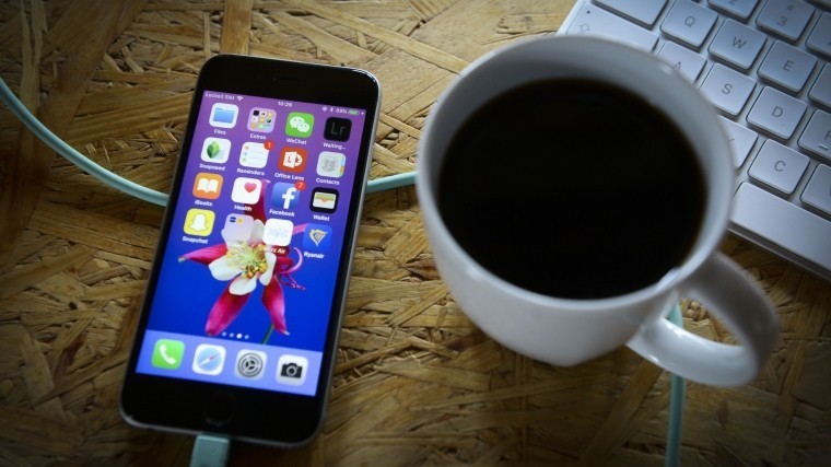 Huawei наказала своих сотрудников за использование iPhone