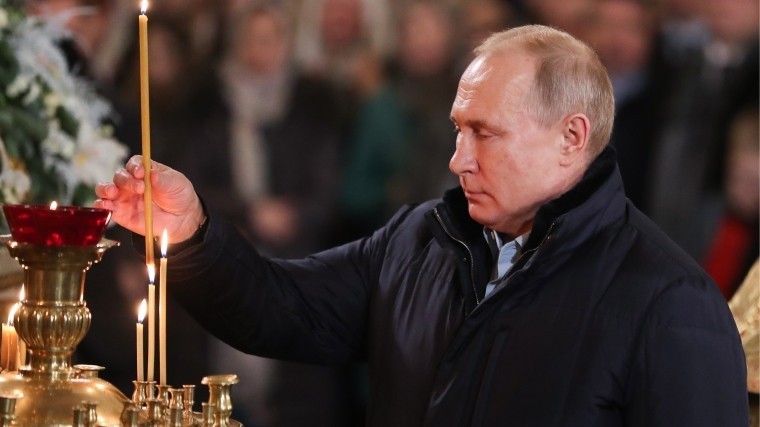 Путин подарил Спасо-Преображенскому собору Петербурга икону Путин подарил Спасо-Преображенскому собору Петербурга икону