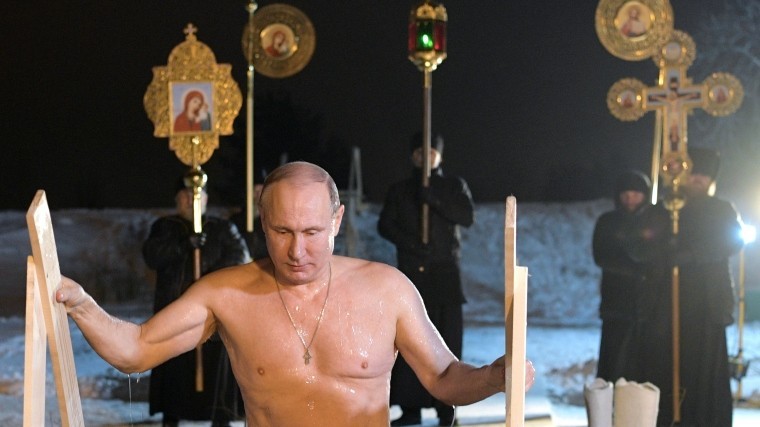Владимир Путин окунулся впрорубь наКрещение Господне Владимир Путин окунулся впрорубь наКрещение Господне