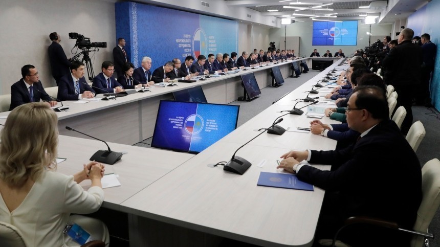 Сми2 политика. Омск Казахстан. Межрегиональное сотрудничество Москвы фото. Омск форум фото. России Казахстан коинтруманс.
