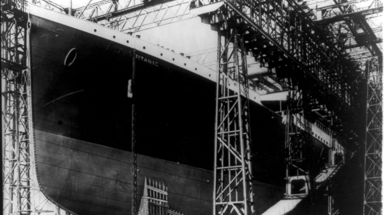 «Титаник» во время строительства на верфи Harland and Wolff в Белфасте. 