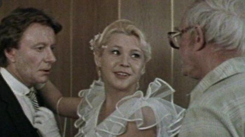 Андрей Миронов в роли Николая и Татьяна Догилева в роли Надежды в к/ф "Блондинка за углом", 1984-й.