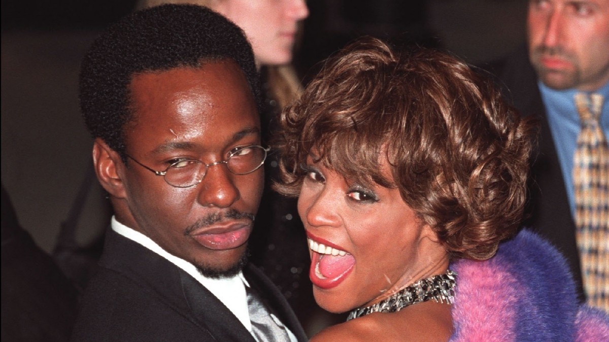 Уитни Хьюстон и ее муж Бобби Браун на вечеринке журнала Vanity Fair по случаю премии "Оскар" в 2001-м.