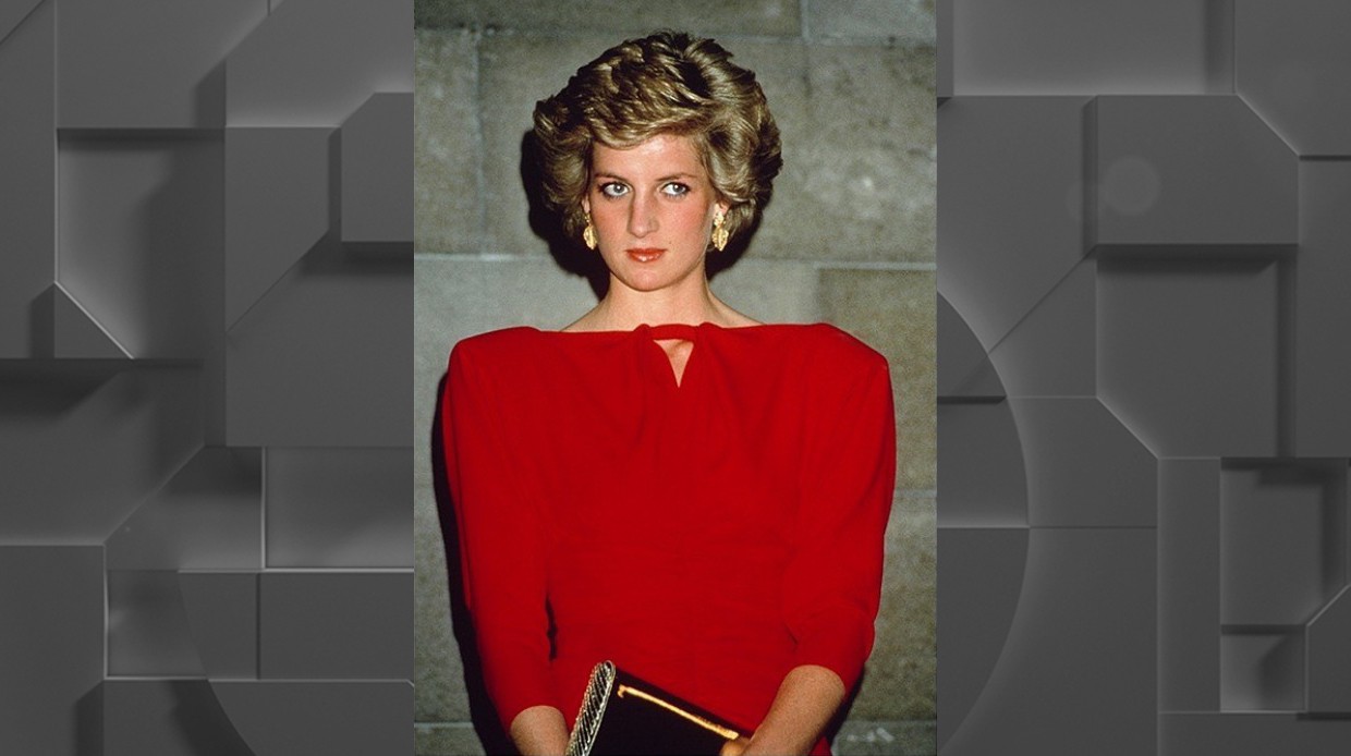 Принцесса Диана в красном платье от одного из своих любимых британских дизайнеров Bruce Oldfield в 1985-м
