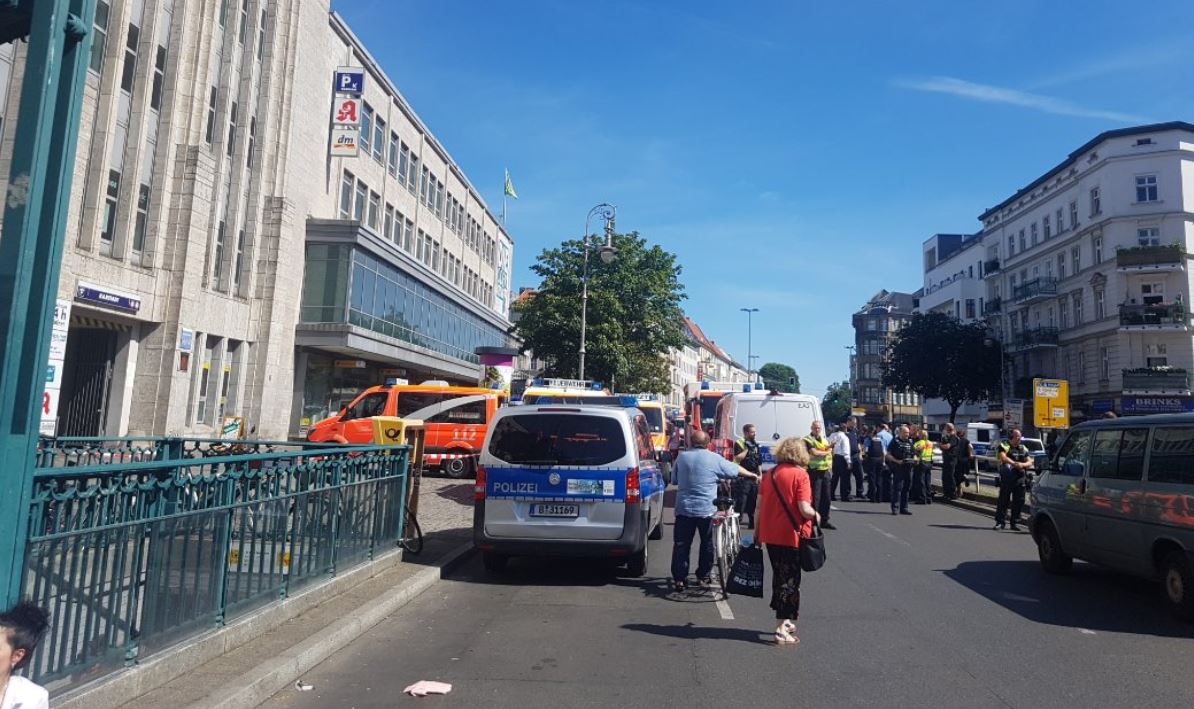 В берлине неизвестные