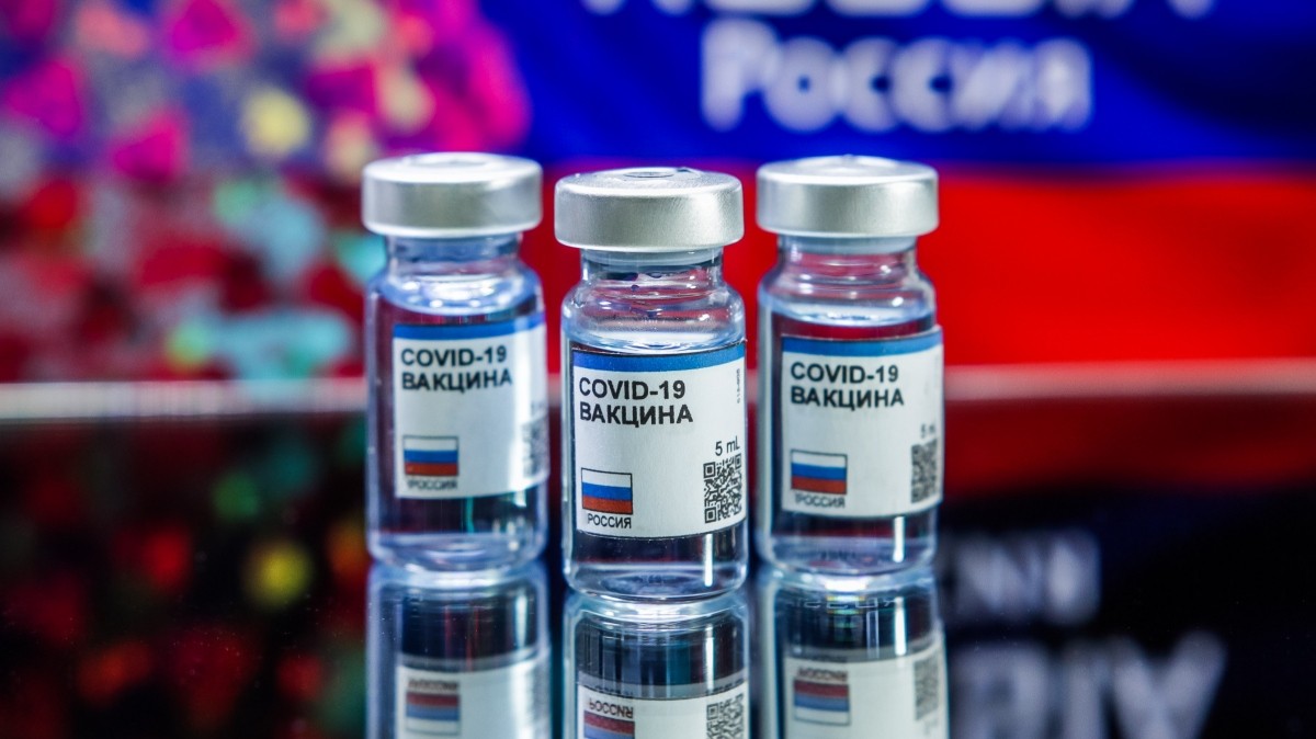 Иллюстрация российской вакцины против COVID-19