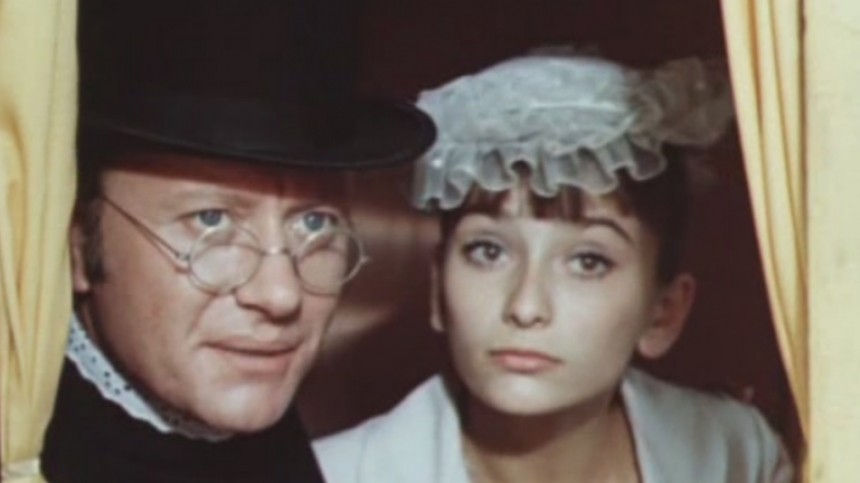 Ия Нинидзе в роли мадемуазель Нитуш и Андрей Миронов в роли Селестена в к/ф "Небесные ласточки", 1976-й