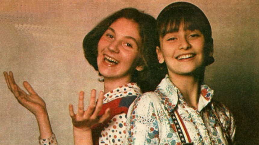 Актрисы Ия Нинидзе (справа) и Майя Канкава (слева) на обложке журнала "Советский экран" в 1997-м 