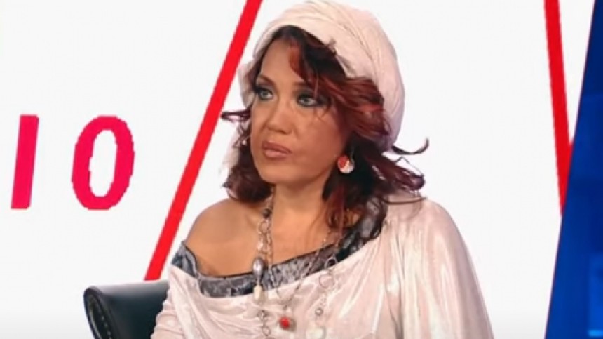 Певица Азиза во время участия в программе "На самом деле" 17 июня 2019-го.