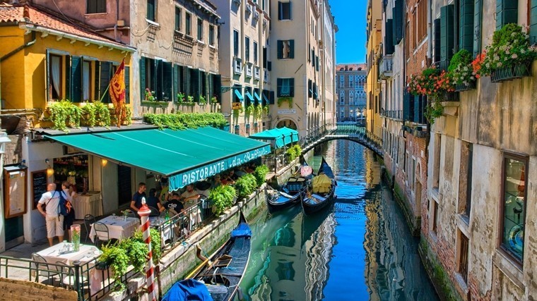 В Венеции налогом облагается земля, на которую падает тень заведения