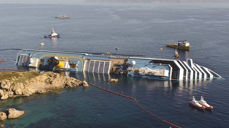 Costa Concordia стало самым крупным судным, потерпевшим крушение
