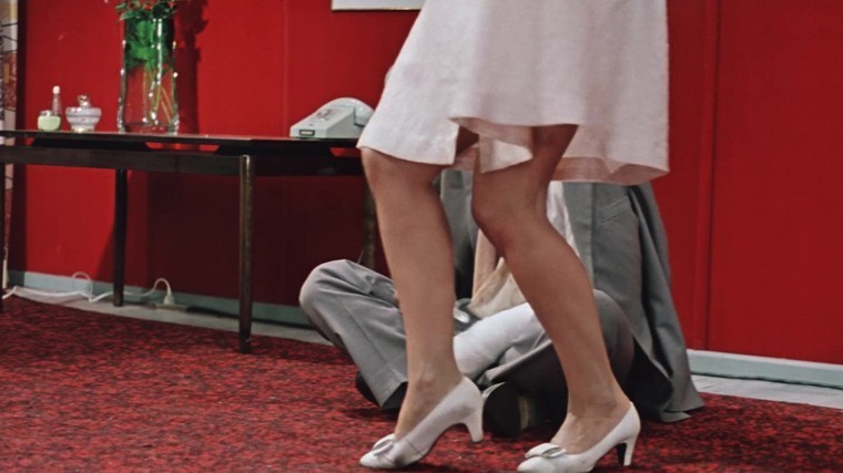 Кадр из фильма «Бриллиантовая рука», Леонид Гайдай, 1968 год.