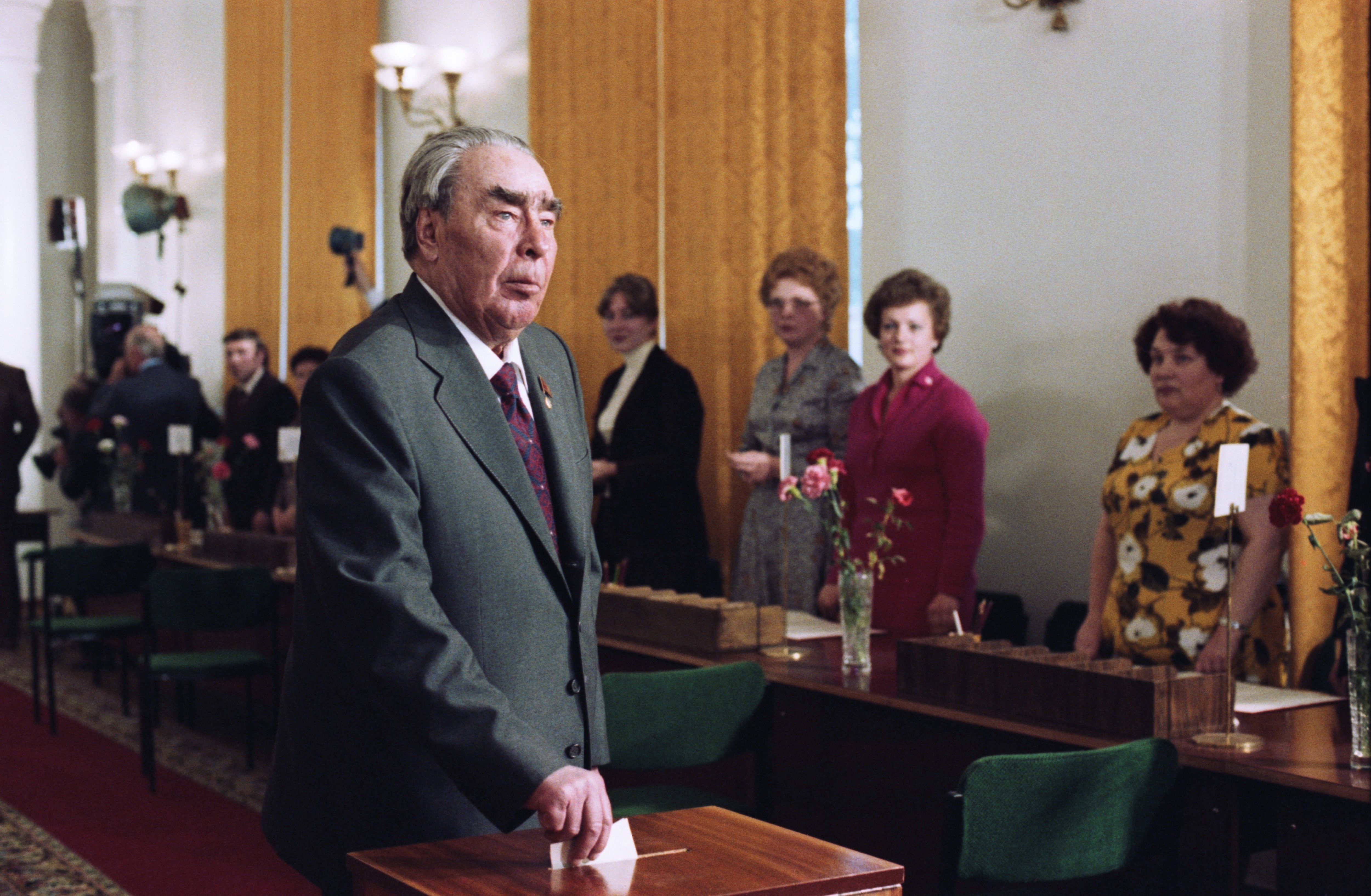 Последнее фото брежнева. Леонид Брежнев 1982. Брежнев 1978. Леонид Брежнев 1978. Брежнев фото 1982 Мусаэльян.