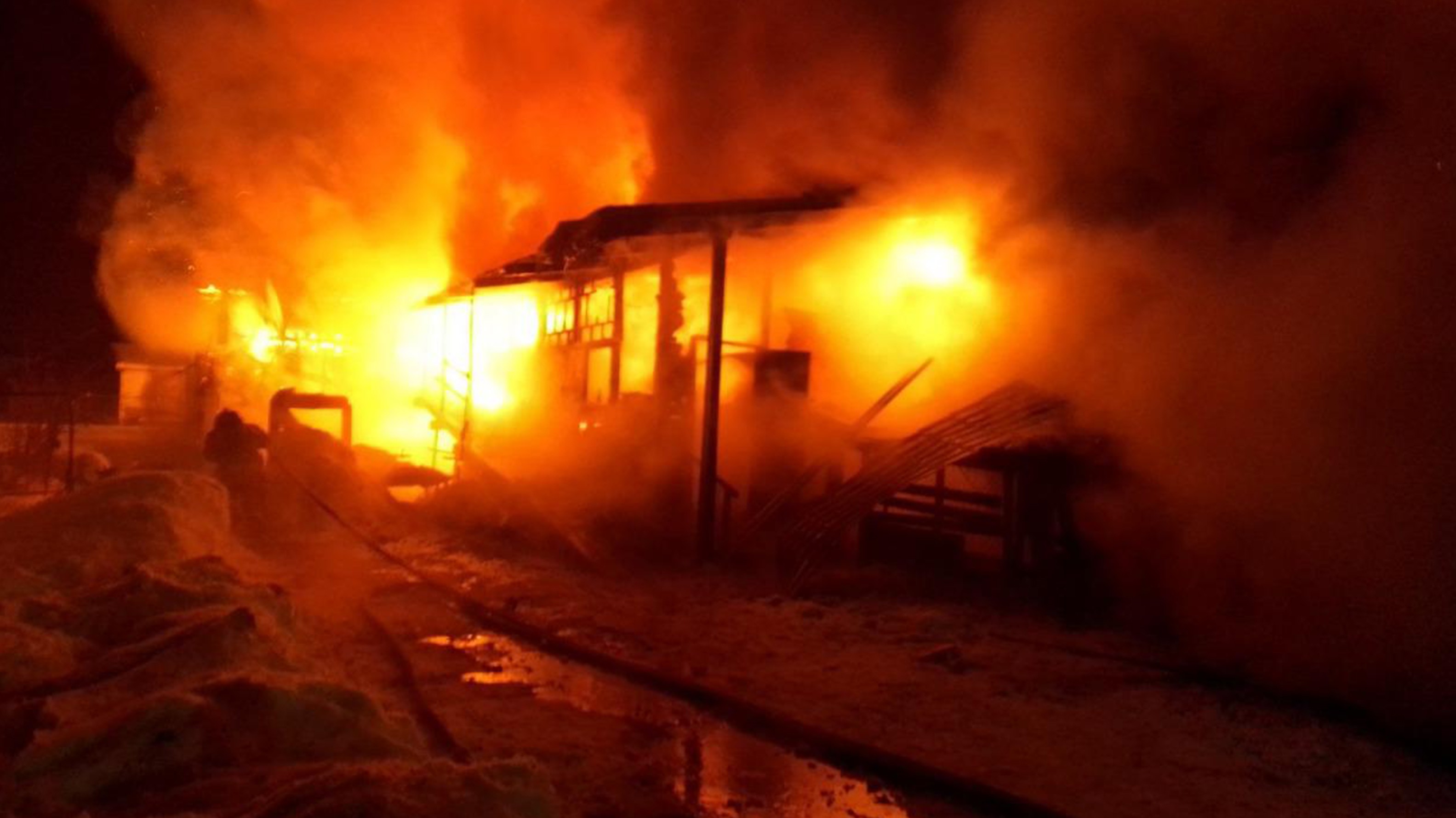 Двое детей и двое взрослых сгорели при пожаре под Костромой