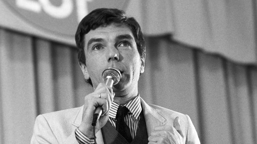 Юрий Николаев родился в семье военных.