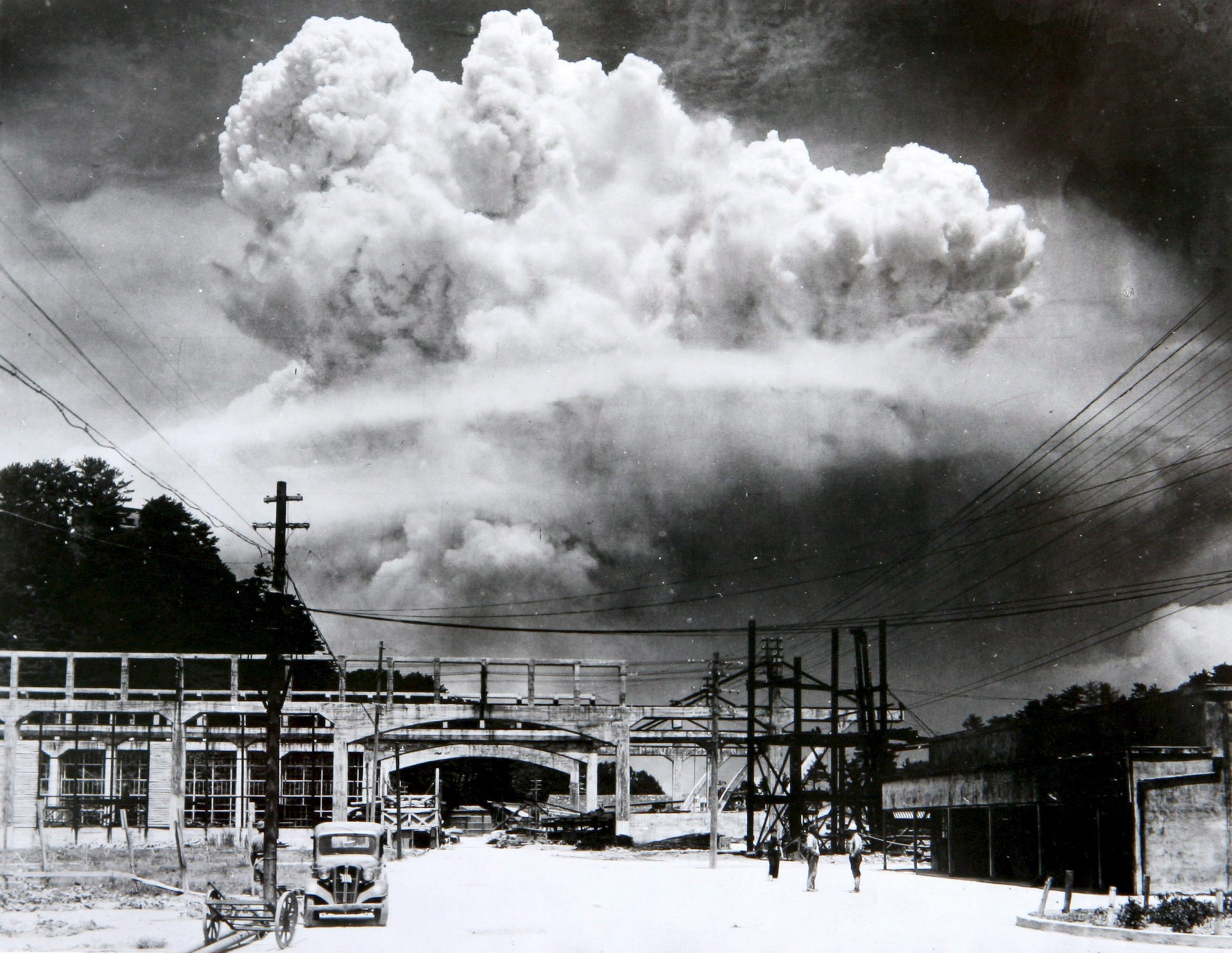9 августа 20. Бомбардировка Хиросимы и Нагасаки 1945. Атомная бомба Нагасаки 1945. Ядерный гриб в Нагасаки 9 августа 1945 года. Хиросима и Нагасаки атомная бомбардировка.