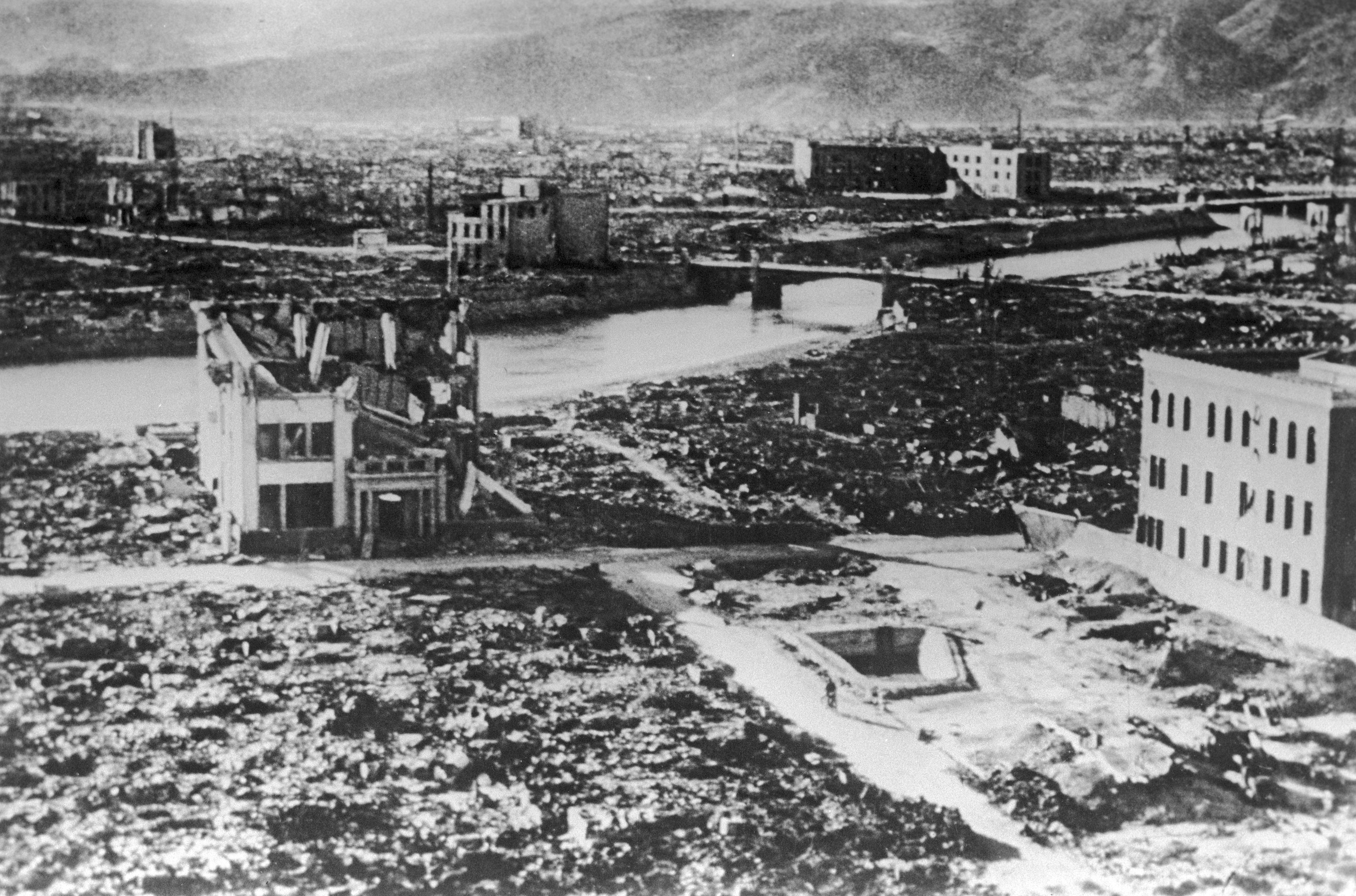 В каком году скинули хиросиму. Хиросима после ядерного взрыва.