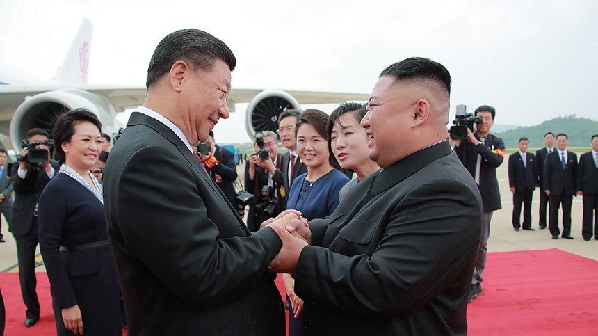 Ким Чен Ын и китайский лидер Си Цзиньпин.