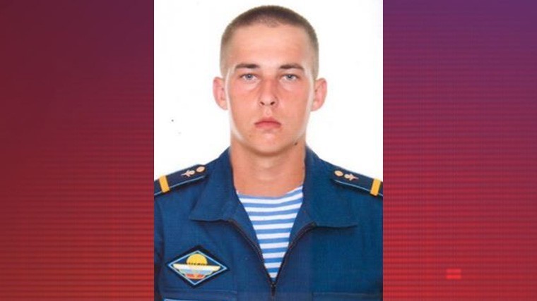 Младший сержант Владимир Тарусов.
