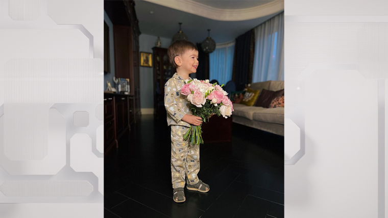 Сын Петросяна сделал сюрприз Татьяне Брухуновой ко дню матери: «Джентельмен!»