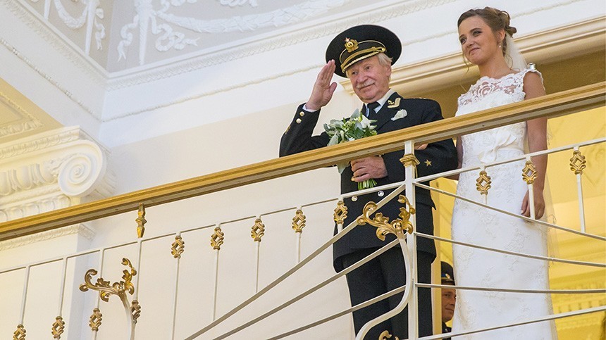 Свадьба 84-летнего актера Ивана Краско и его студентки Н.Шевель в Санкт-Петербурге 2015г. 