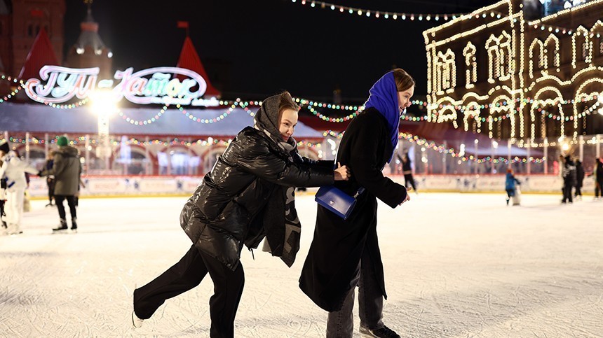 Главные катки Москвы: где можно покататься на коньках зимой 2022 — 20233