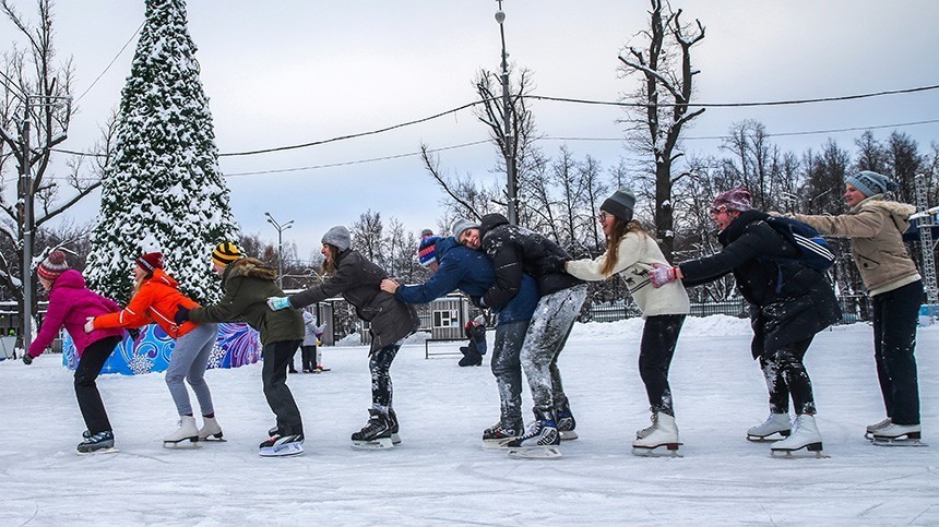 Главные катки Москвы: где можно покататься на коньках зимой 2022 — 20235