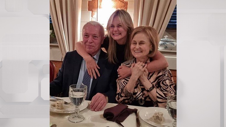 Дарья Донцова с мужем Александром и дочерью Марией