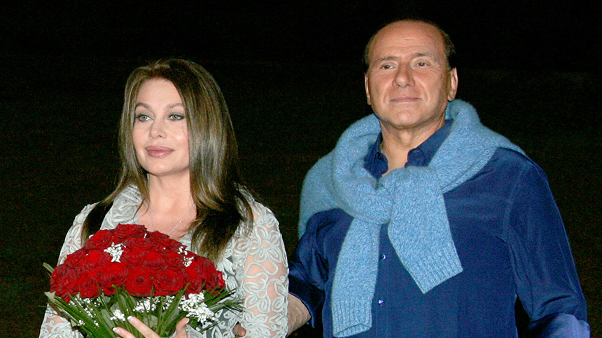 Вероника Ларио и Сильвио Берлускони в 2005 году.
