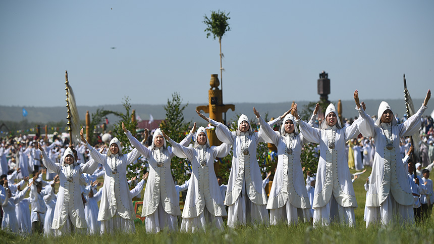 Празднование традиционного якутского праздника "Ысыах Туймаады".