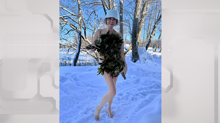 Дарья Повереннова повторила вслед за Волочковой снялась голышом на снегу.
