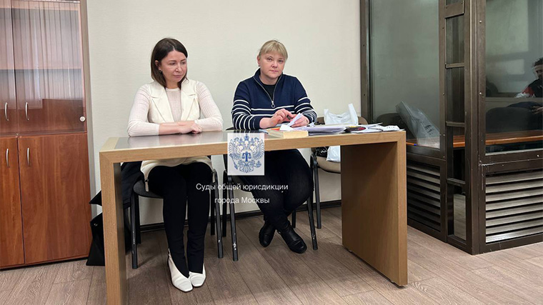Блогера Елену Блиновскую доставили в суд