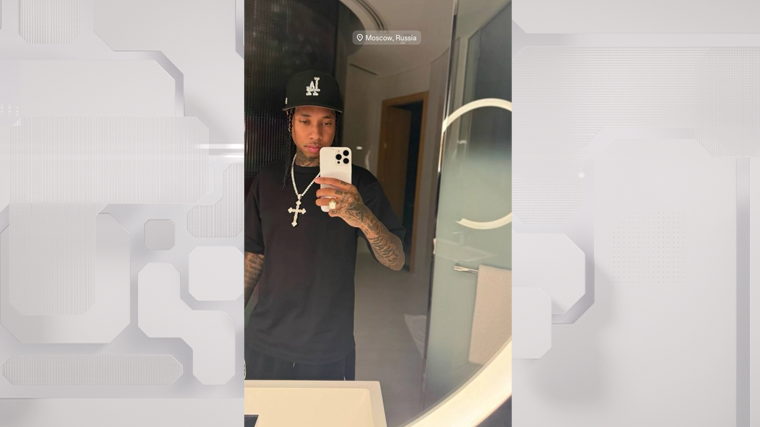 Рэпер Tyga был замечен в московском аэропорту