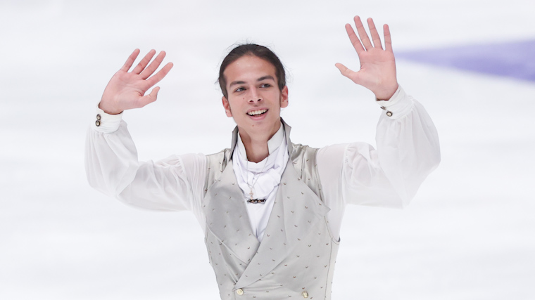 МОК допустил фигуристов Петросян и Гуменника к участию в Олимпиаде-2026