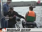 В Петербурге омоновцы спустились на воду