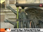 "Ангелов со светильником" вернули после реставрации в Исаакиевский собор