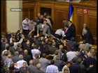 Вечерняя сессия Верховной Рады Украины закончилась массовой дракой