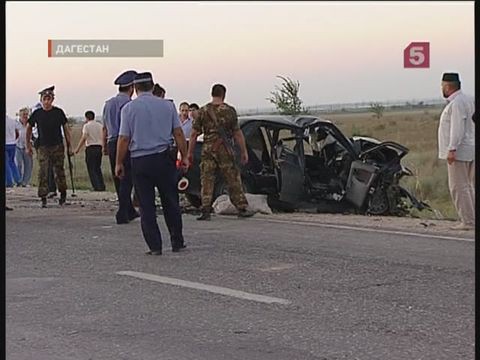 В Дагестане три автомобиля столкнулись в районе селения Манас