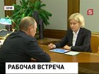 Владимир Путин поручил правительству продумать способы закрепления медицинских кадров на селе