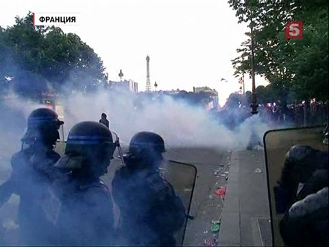 300 человек арестовано в Париже после митинга против однополых браков