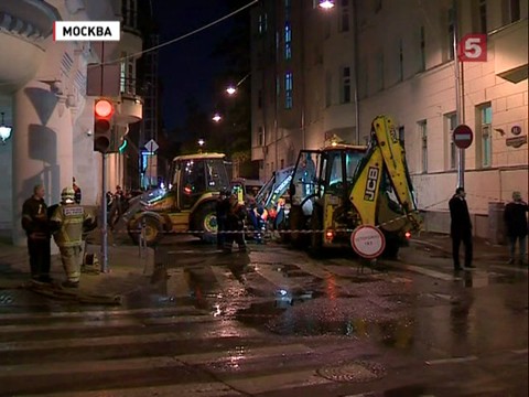 В Москве выясняют причины крупного пожара на газовой трубе