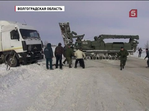 Расчищать Волгоградскую область от снега помогают военные