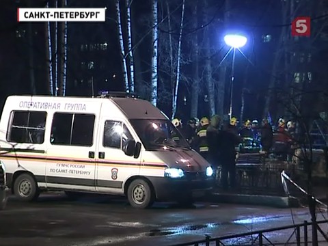 В Петербурге выясняют причины взрыва и пожара в жилом доме